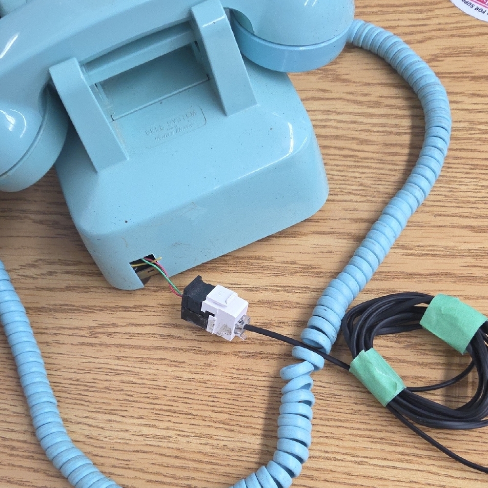 Vintage Blue Rotary Phone - Picture 5 of 7